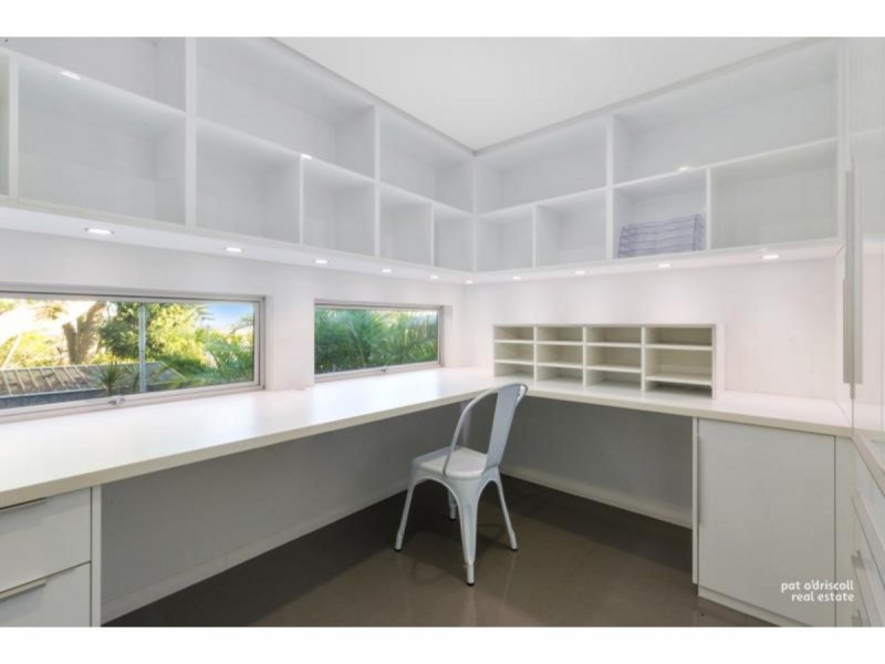 77 Brecknell Street, The Range QLD 4700